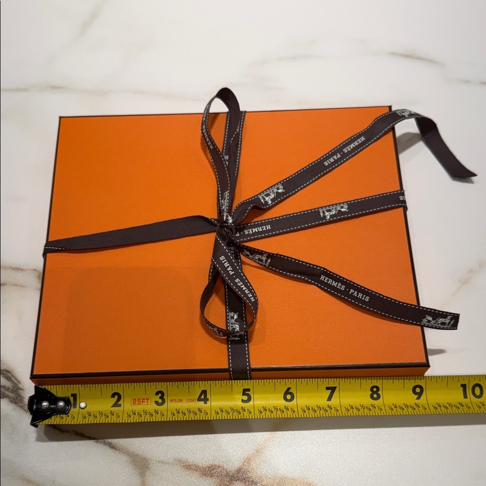 Hermes Orange Gift Box with Ribbon 9x7.5x1 - Picture 2 of 4